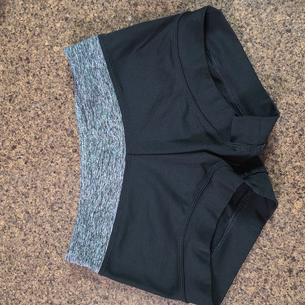 KTRNA High-Waisted Black Shorts - XS